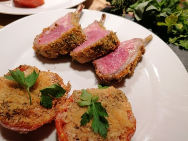 Croustillant d’agneau aux herbes fraîches et moutarde au piment d’Espelette