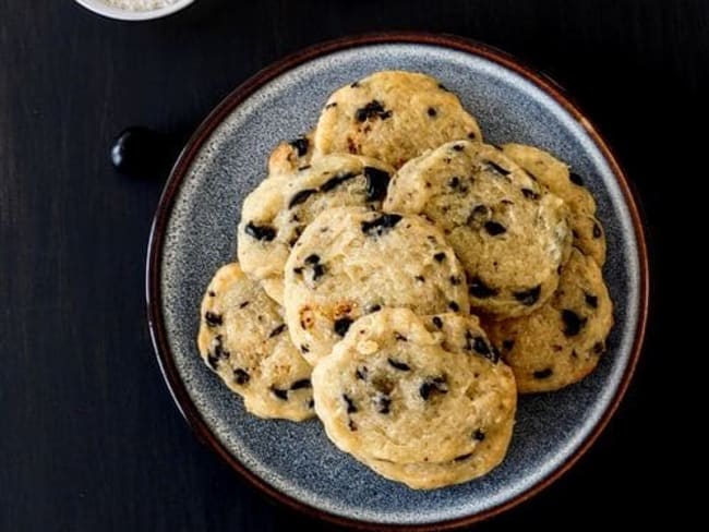 Cookies salés au parmesan et aux olives noires