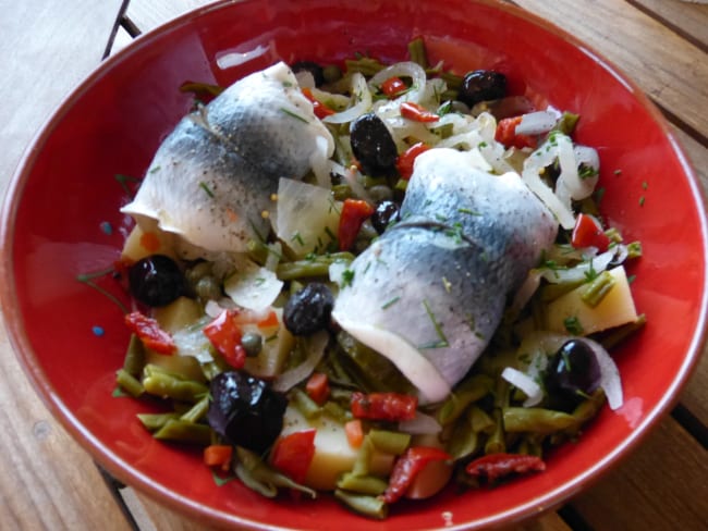 Salade aux pommes de terre, haricots verts et rollmops