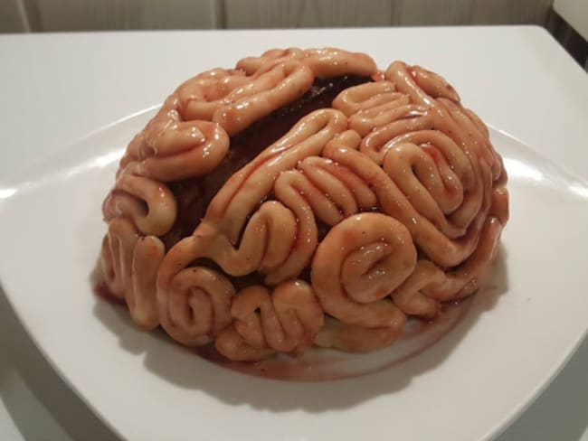 Mon horrible gâteau cerveau pour halloween aux noisettes et au chocolat