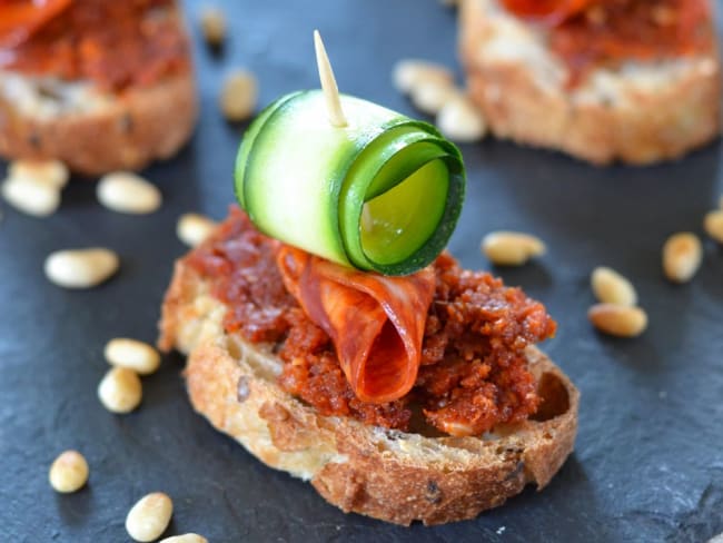 Toast de pesto de tomate séchée et Pata Negra