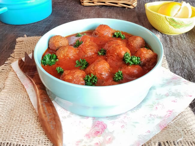 Boulettes de viande hachée en sauce tomate