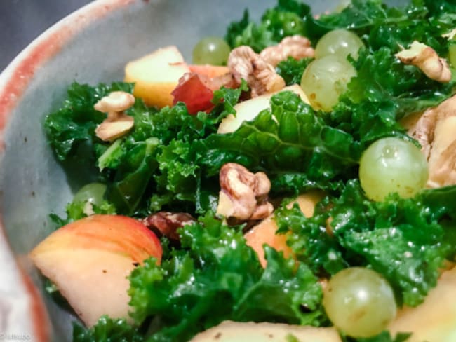 Salade automnale de kale aux noix