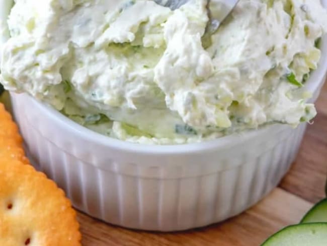 Tartinade au fromage à la crème et concombre