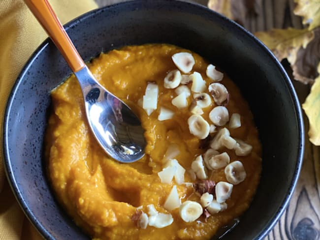 Purée de potimarron au Beaufort et noisettes.