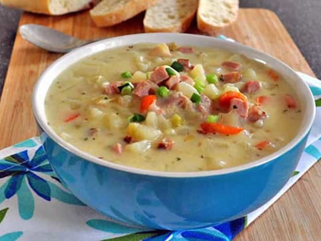 Soupe au jambon pommes de terre et poireaux