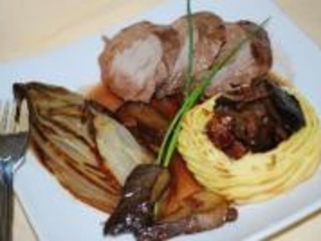 Filets de Marcassin, Endives Braisées et Champignons des Bois au Nid