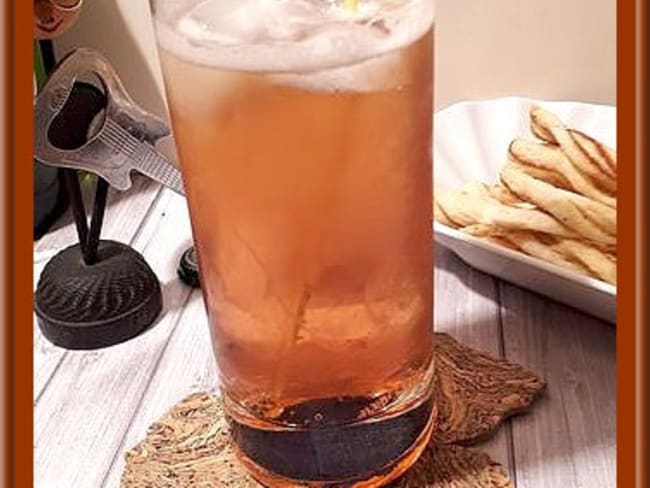 Monaco : un cocktail très peu alcoolisé (bière, sirop de grenadine et limonade)