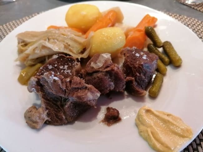 Pot au feu aux trois viandes