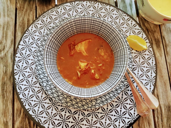 Soupe aux têtes de poissons