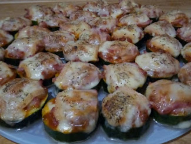 Les mini pizzas courgettes