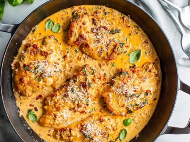 Filets de poulet à la crème de tomate