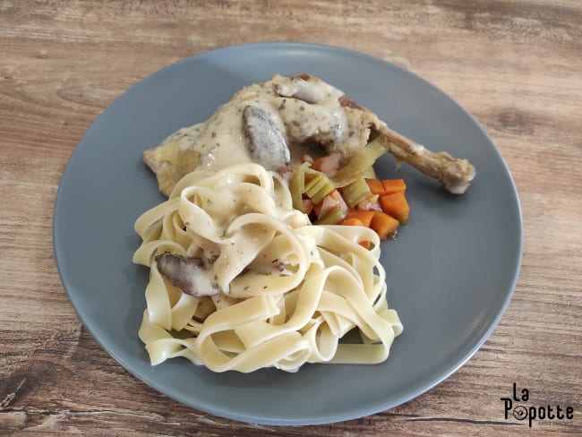 Poulet poché sauce suprême aux morilles pour les fêtes