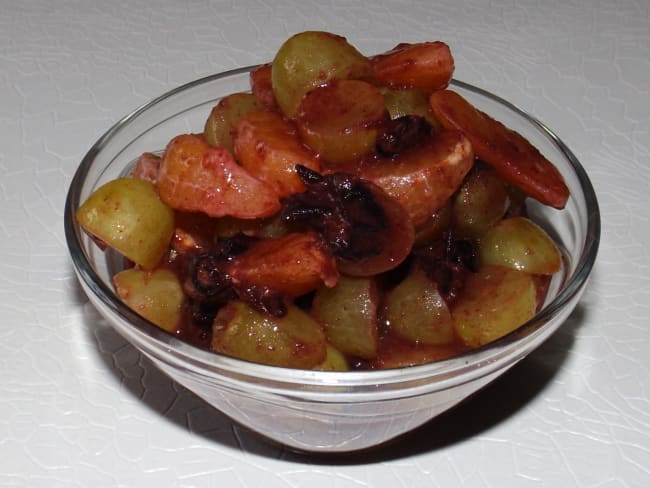 Salade de raisins, clémentines, oranges et prunelles