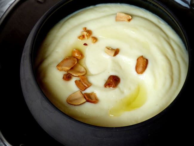 Purée douce de céleri aux cacahuètes