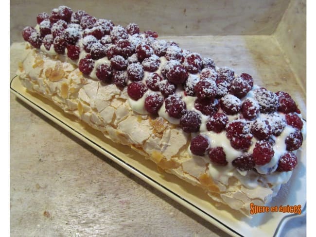 Bûche meringuée pavlova aux framboises sans gluten