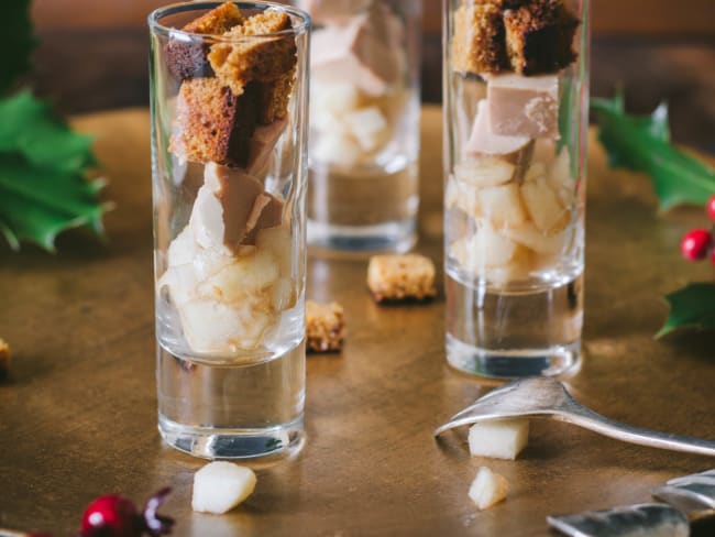 Verrine au foie gras, pain d'épices et poire