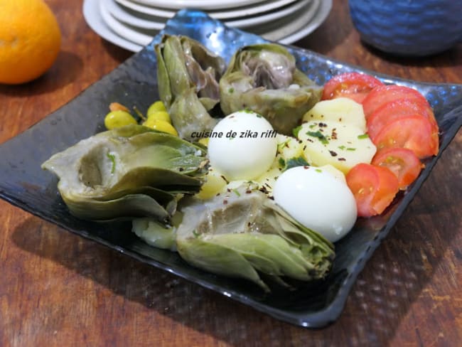 Entrée d'artichaut pommes de terre et oeufs durs vinaigrette à l'ail