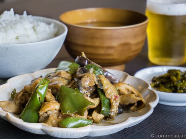 Sauté de porc, aubergines et poivrons verts sauce miso piquante