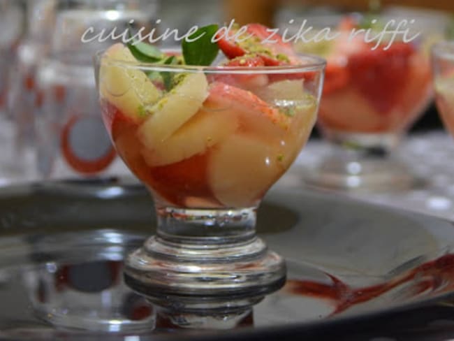 Verrines de fruits orange fraise et jusde citron