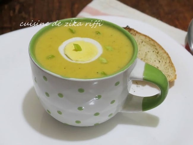 VELOUTÉ AUX OIGNONS VERTS POTIRON ET POMMES DE TERRE