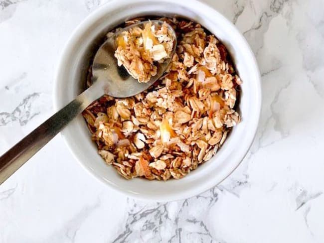 Granola à l'ananas et noix de coco vegan