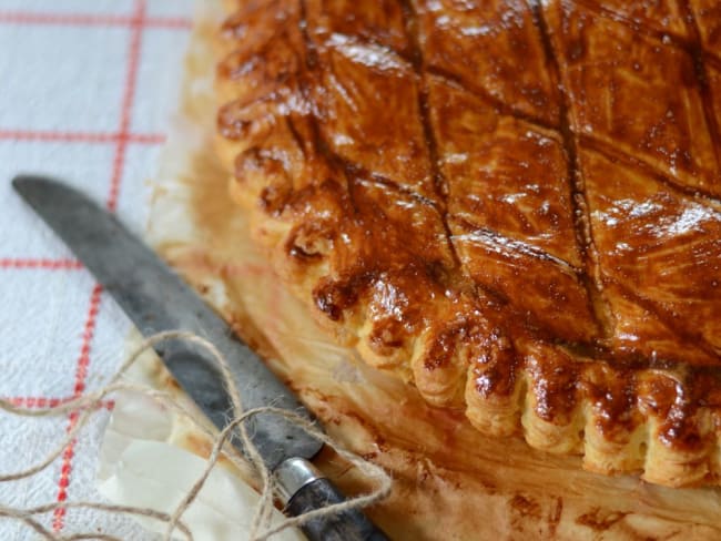 Galette des rois traditionnelle à la frangipane