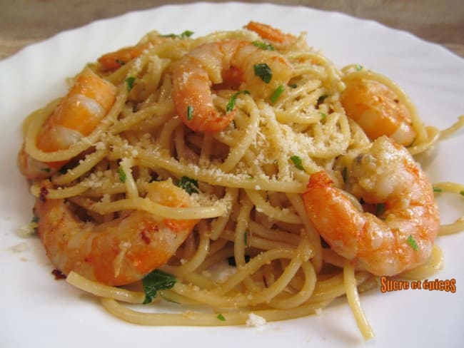 Spaghetti à l'huile et à l'ail aux crevettes