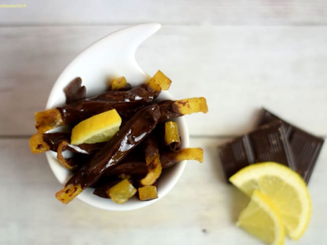 Zestes de citron confit au chocolat