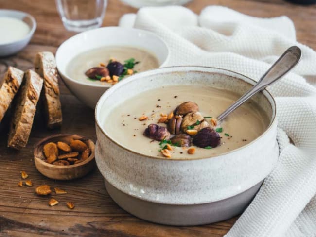 Velouté d'hiver aux topinambours et châtaignes