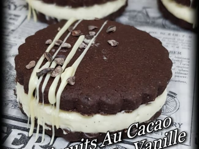 Biscuits au cacao fourrés à la vanille