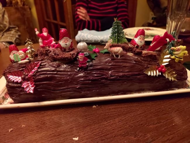 Bûche de Noël trois chocolats et framboise