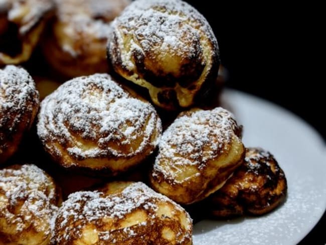 Aebleskiver ou crêpes danoises.