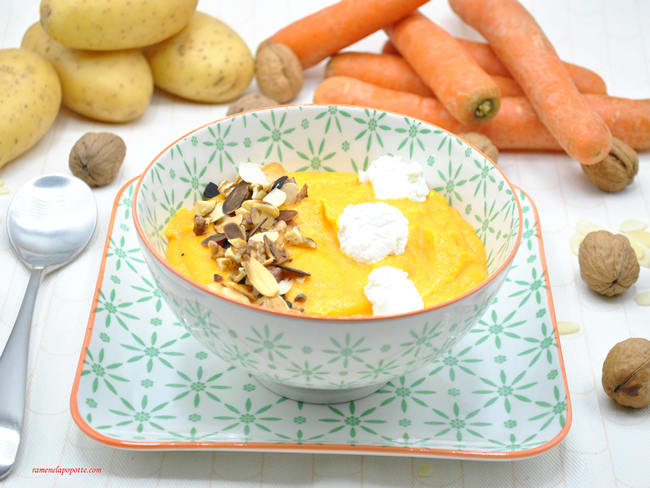 Potage potimarron, carottes et fromage de chèvre