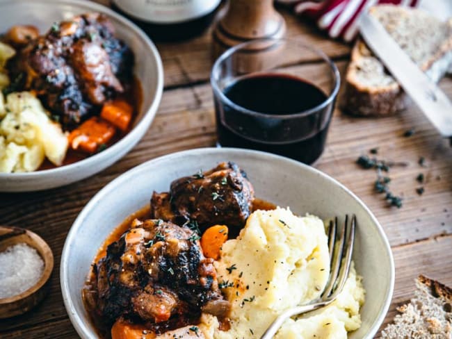 Recette de queue de boeuf sauce tomate et purée de pommes de terre