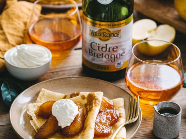 Crêpes pomme tatin et crème fouettée