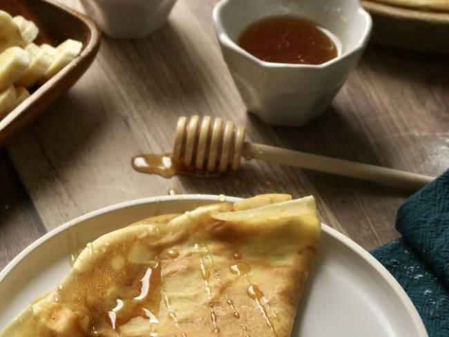 Pâte à crêpes à la fleur d'oranger pour la chandeleur