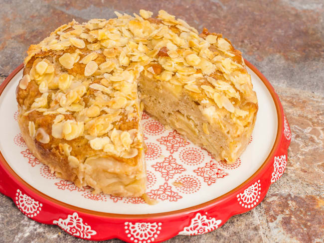 Gâteau aux pommes moelleux et croustillant