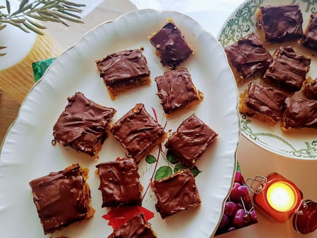 Carrés moelleux à la courge et au chocolat au lait