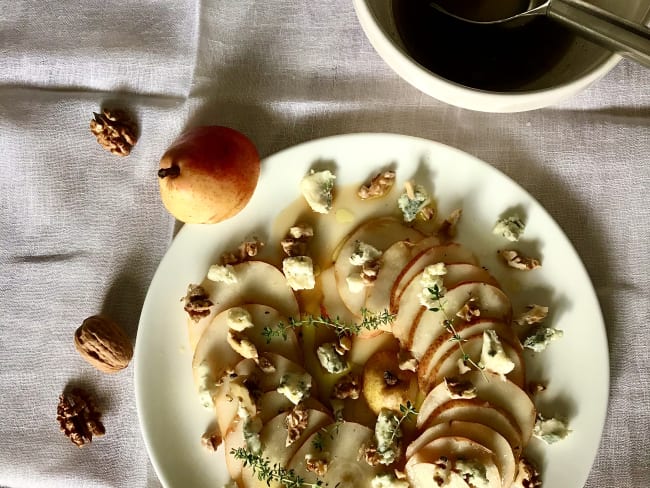 Salade de poires, gorgonzola et noix