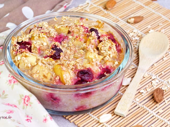 Porridge au four à la pomme et aux cerises VEGAN