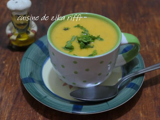 VELOUTÉ DE PATATES DOUCES AU POTIRON- FROMAGE BLANC ET CÉLERI-CORIANDRE