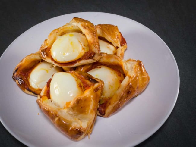 Egg curry puffs