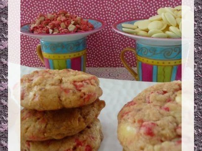 Cookies au chocolat blanc et pralines roses