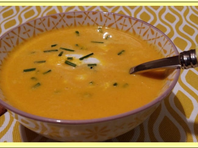 Velouté de carottes, crème de chèvre ciboulette