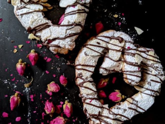 Cretzels au chocolat et aux amandes.