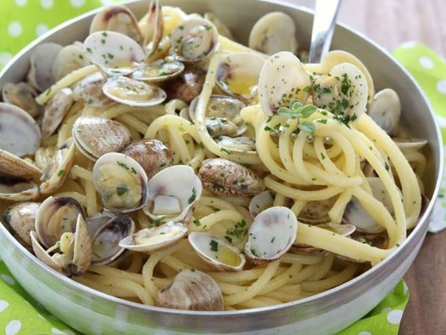 Spaghetti aux palourdes : spaghetti alle vongole