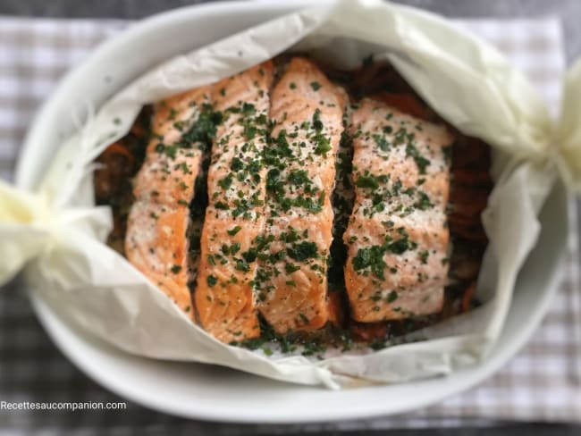 Saumon au four en papillote et ses petits légumes