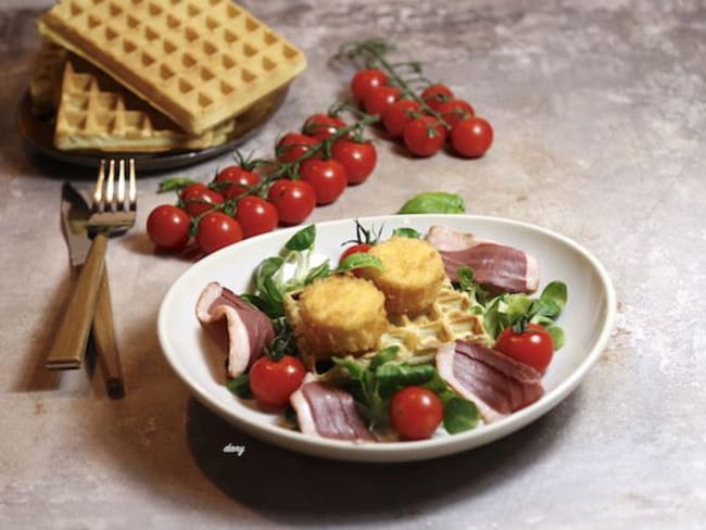 Salade de magret au chèvre et gaufres au pesto