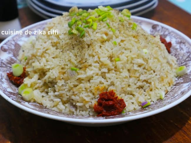 Riz pilaf à l'orientale aux oignons verts